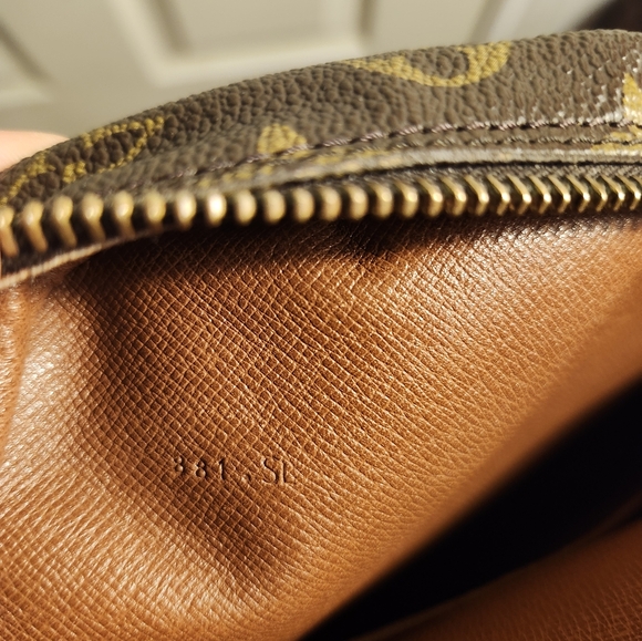 Authentic Louis Vuitton Danube MM - Picture 12 of 16